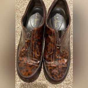 Cole Haan ladies leopard print leather clog W/Nike Air Soles. Size 7